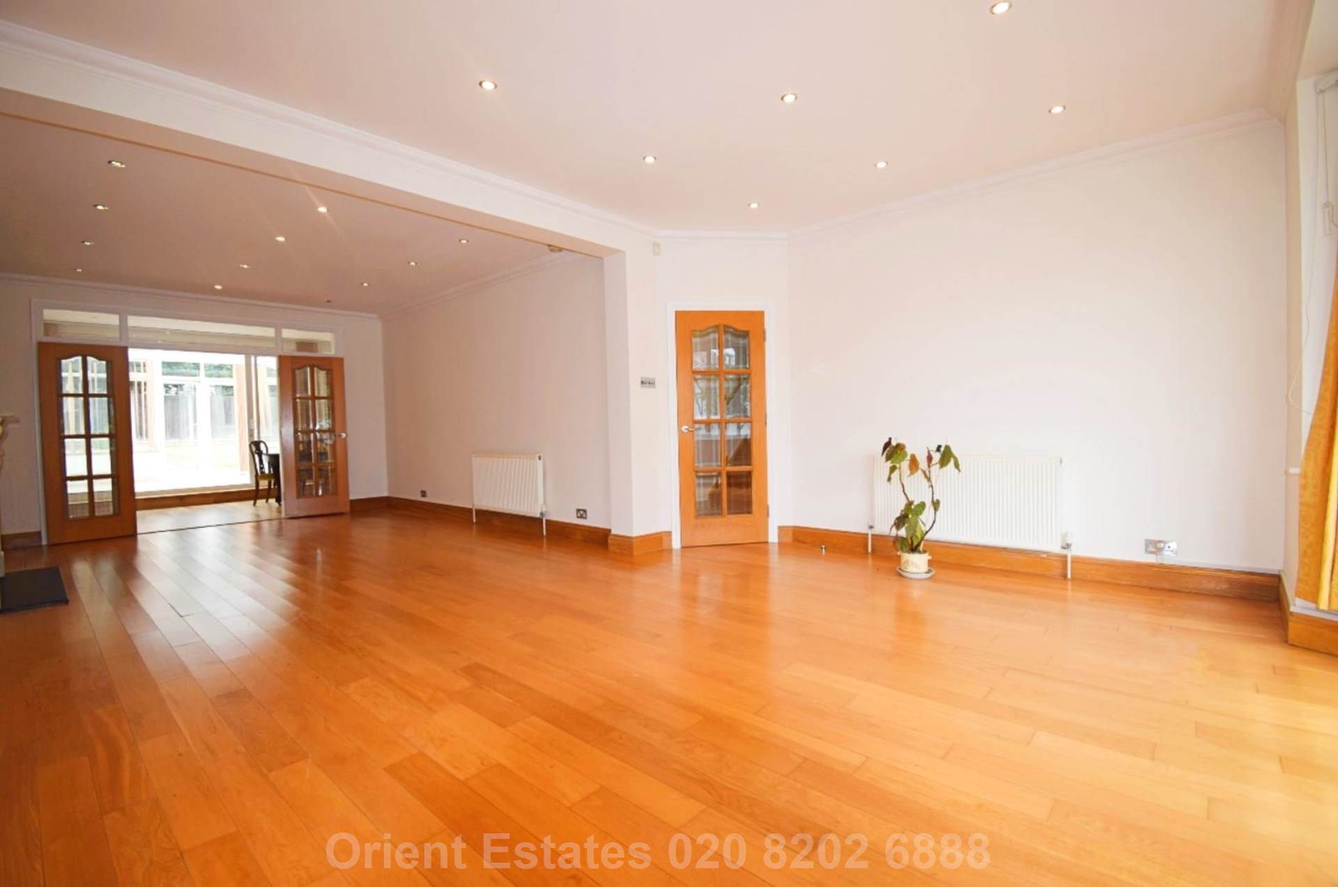 Additional Property Image 6 bedroom Detached for sale in London 4