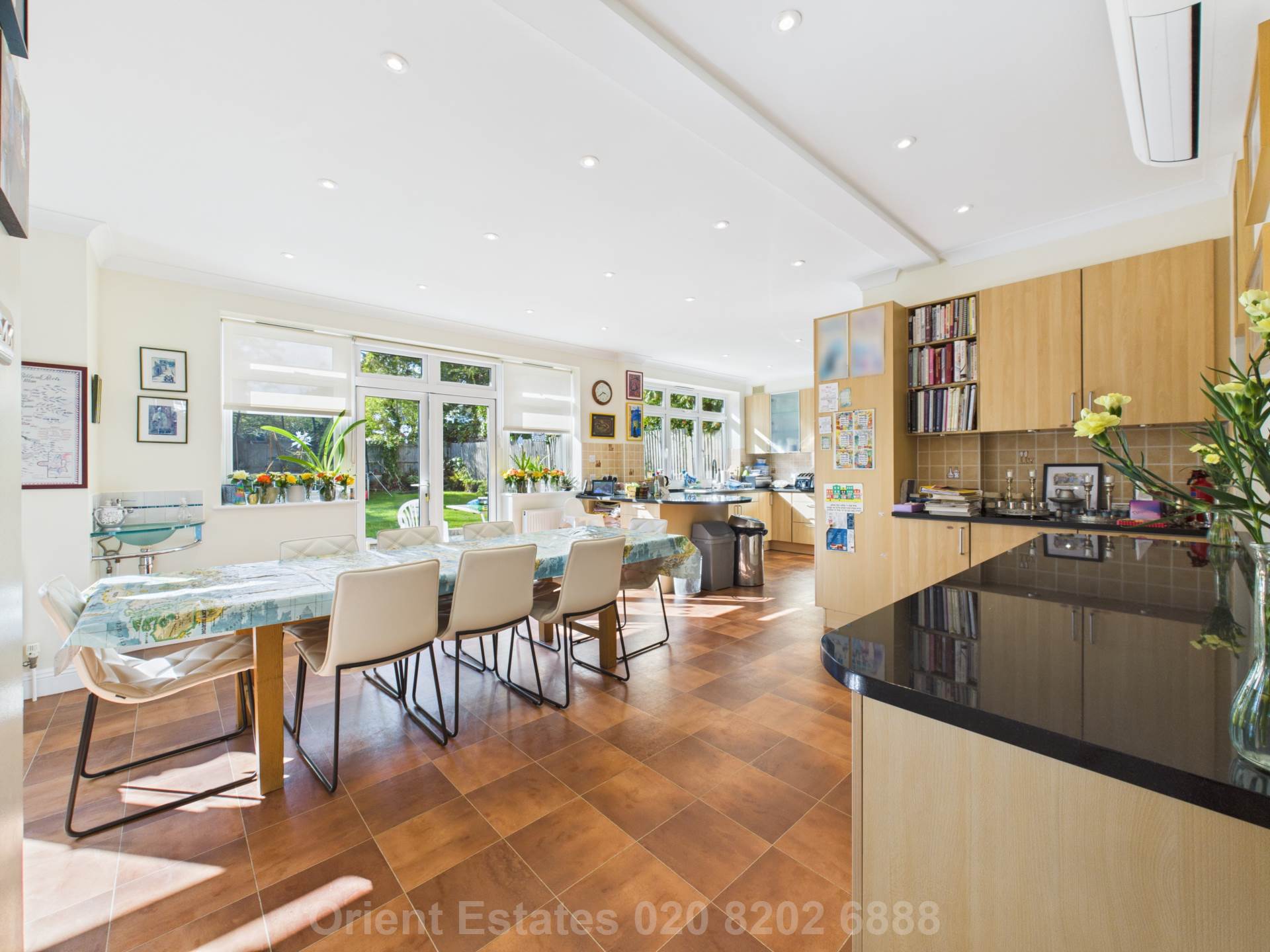 Additional Property Image 6 bedroom Detached for sale in London 4