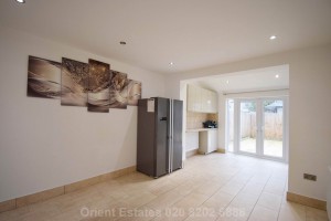 5 bedroom Semi Detached to rent in Edgware