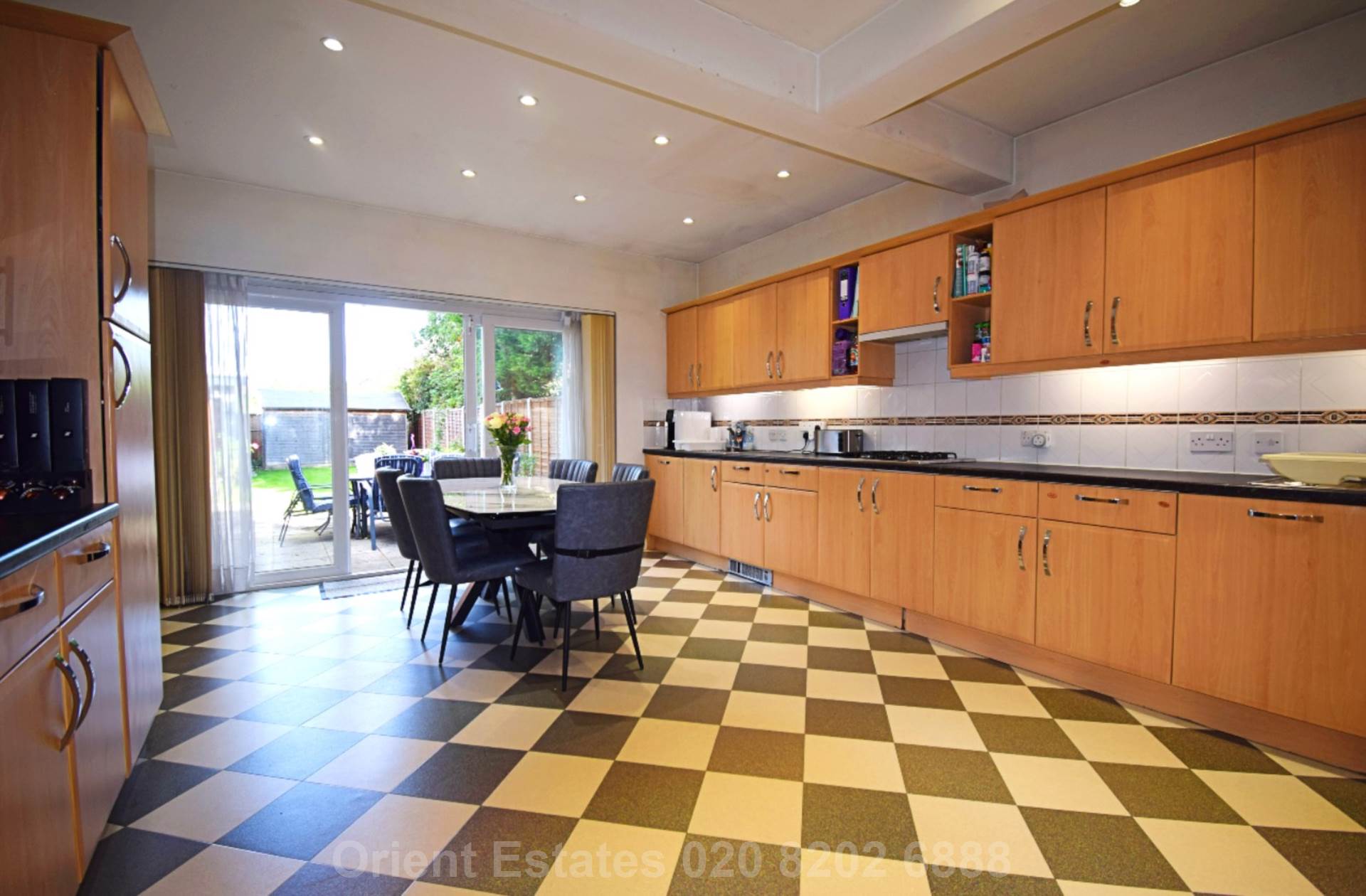 Additional Property Image 5 bedroom Detached for sale in London 4