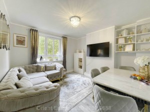 2 bedroom Apartment to rent in London