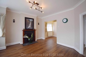 5 bedroom Bungalow to rent in London