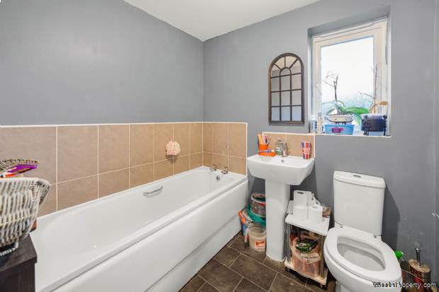 Additional Property Image 4 bedroom Detached for sale in Newton Le Willows 7
