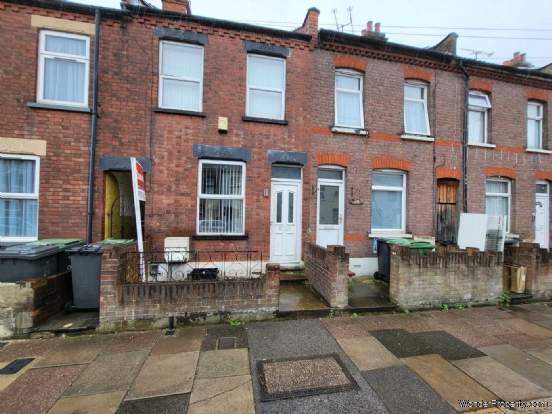 2 bedroom Terraced for sale in Luton