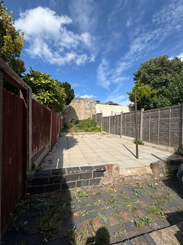 Additional Property Image 2 bedroom Terraced to rent in Birmingham 8