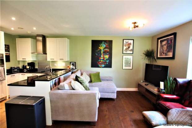 Additional Property Image 2 bedroom Apartment for sale in Manchester 4