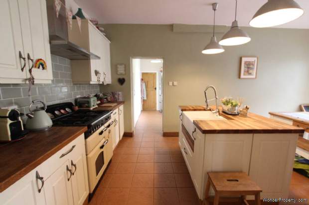Additional Property Image 5 bedroom Detached for sale in Salford 6