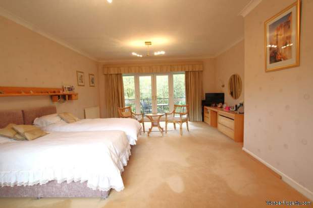 Additional Property Image 4 bedroom Detached for sale in Manchester 10