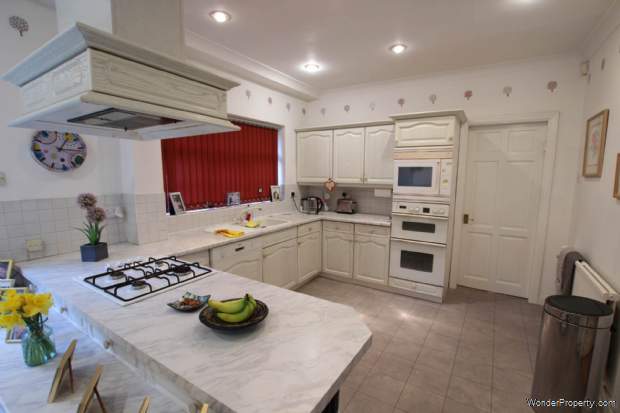Additional Property Image 3 bedroom Detached for sale in Manchester 8