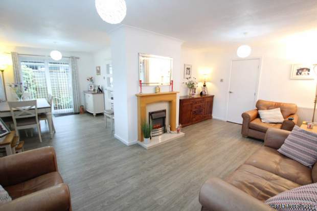 Additional Property Image 3 bedroom Bungalow for sale in Manchester 2