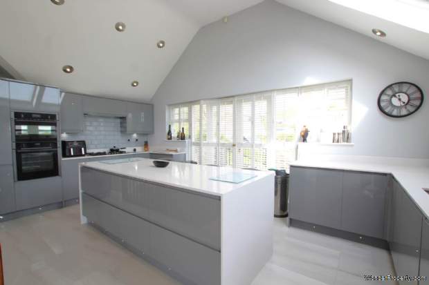 Additional Property Image 3 bedroom Cottage for sale in Bury 5