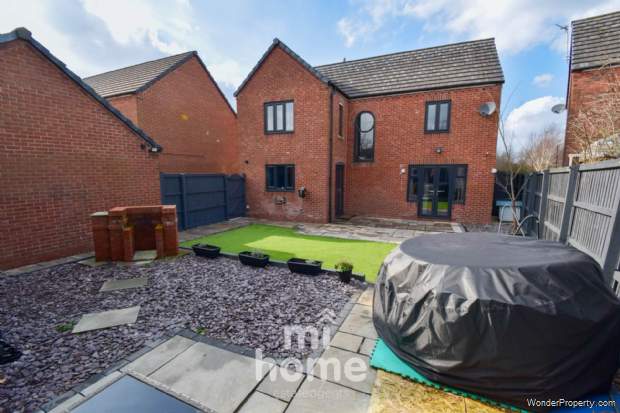 4 bedroom Detached for sale in Preston