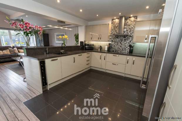 Additional Property Image 4 bedroom Detached for sale in Preston 8