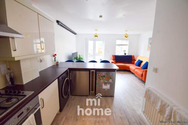 Additional Property Image 5 bedroom Town House for sale in Preston 6