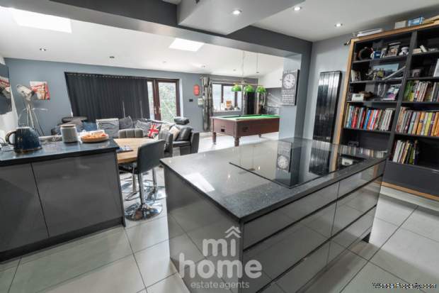 5 bedroom Detached for sale in Preston