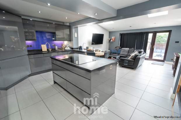 Additional Property Image 5 bedroom Detached for sale in Preston 4