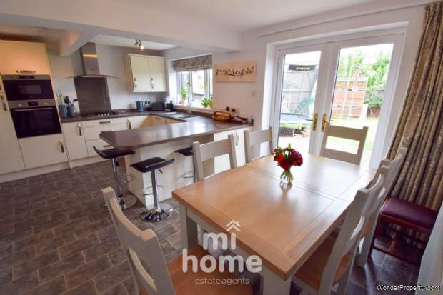 Additional Property Image 5 bedroom Detached for sale in Preston 3