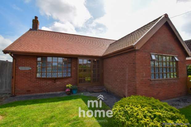 3 bedroom Detached Bungalow for sale in Preston