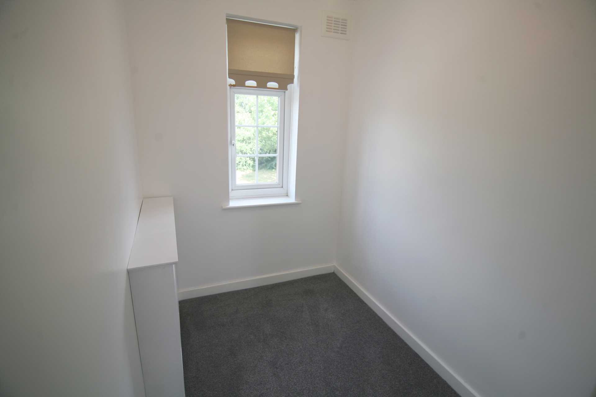 Additional Property Image 3 bedroom Terraced to rent in Rainham 8