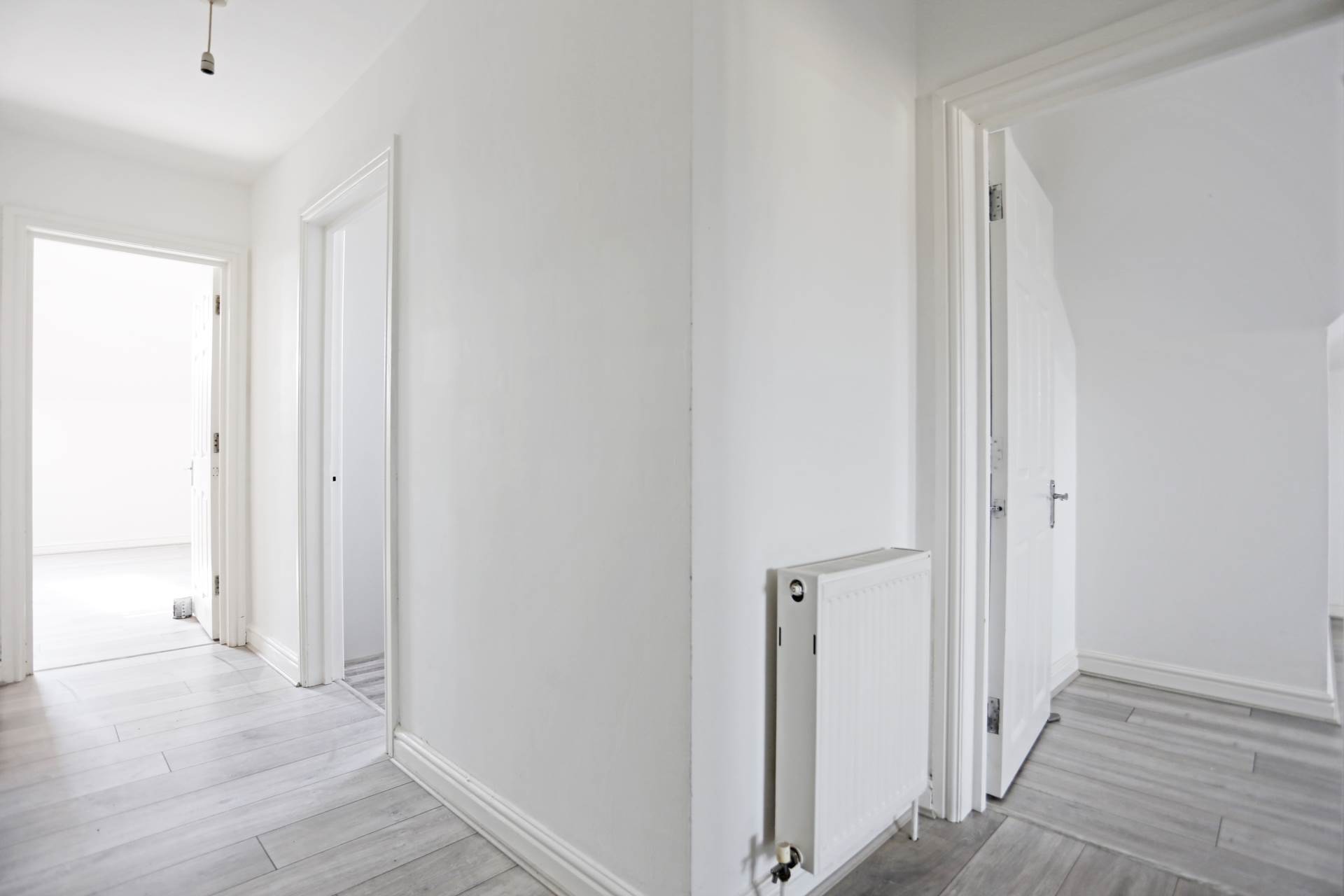 Additional Property Image 2 bedroom Flat to rent in Rainham 9