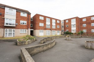 1 bedroom Flat to rent in Dagenham