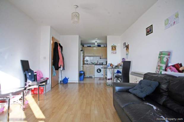 Additional Property Image 1 bedroom Apartment for sale in Ilford 4
