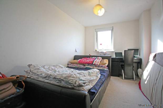 Additional Property Image 1 bedroom Apartment for sale in Ilford 5