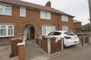 2 bedroom Terraced to rent in Dagenham
