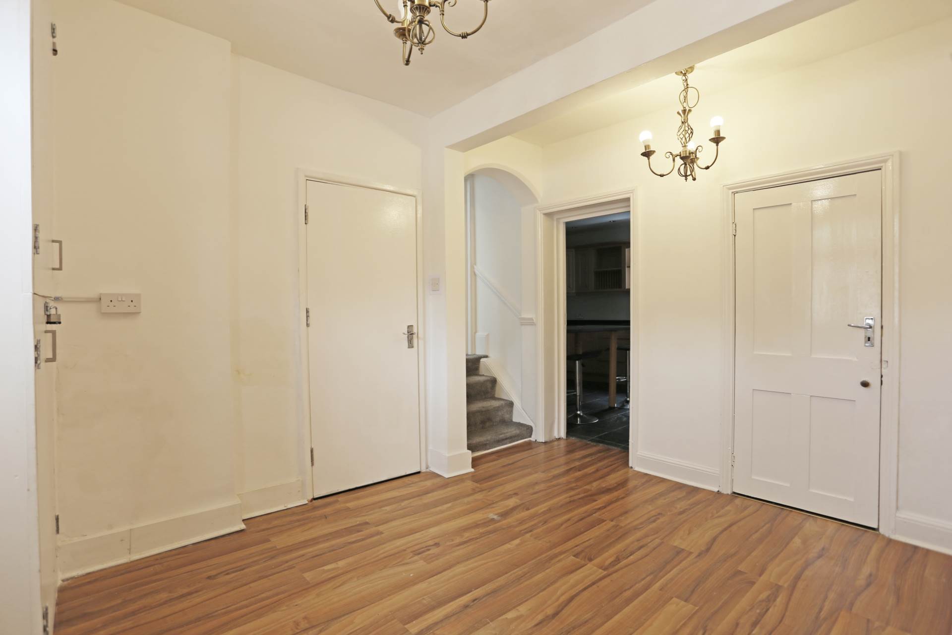 Additional Property Image 8 bedroom Semi Detached to rent in Loughton 3