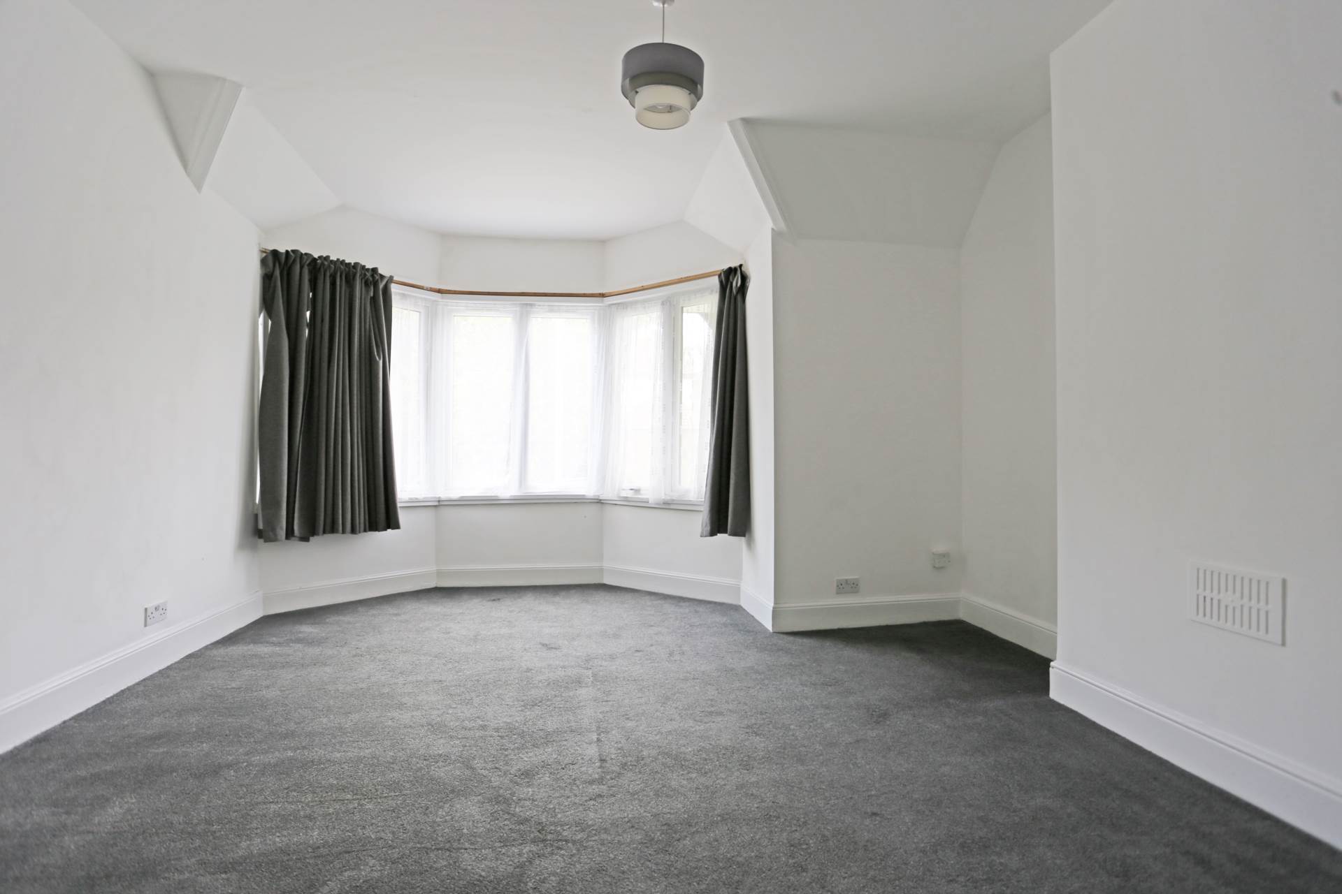 Additional Property Image 8 bedroom Semi Detached to rent in Loughton 11