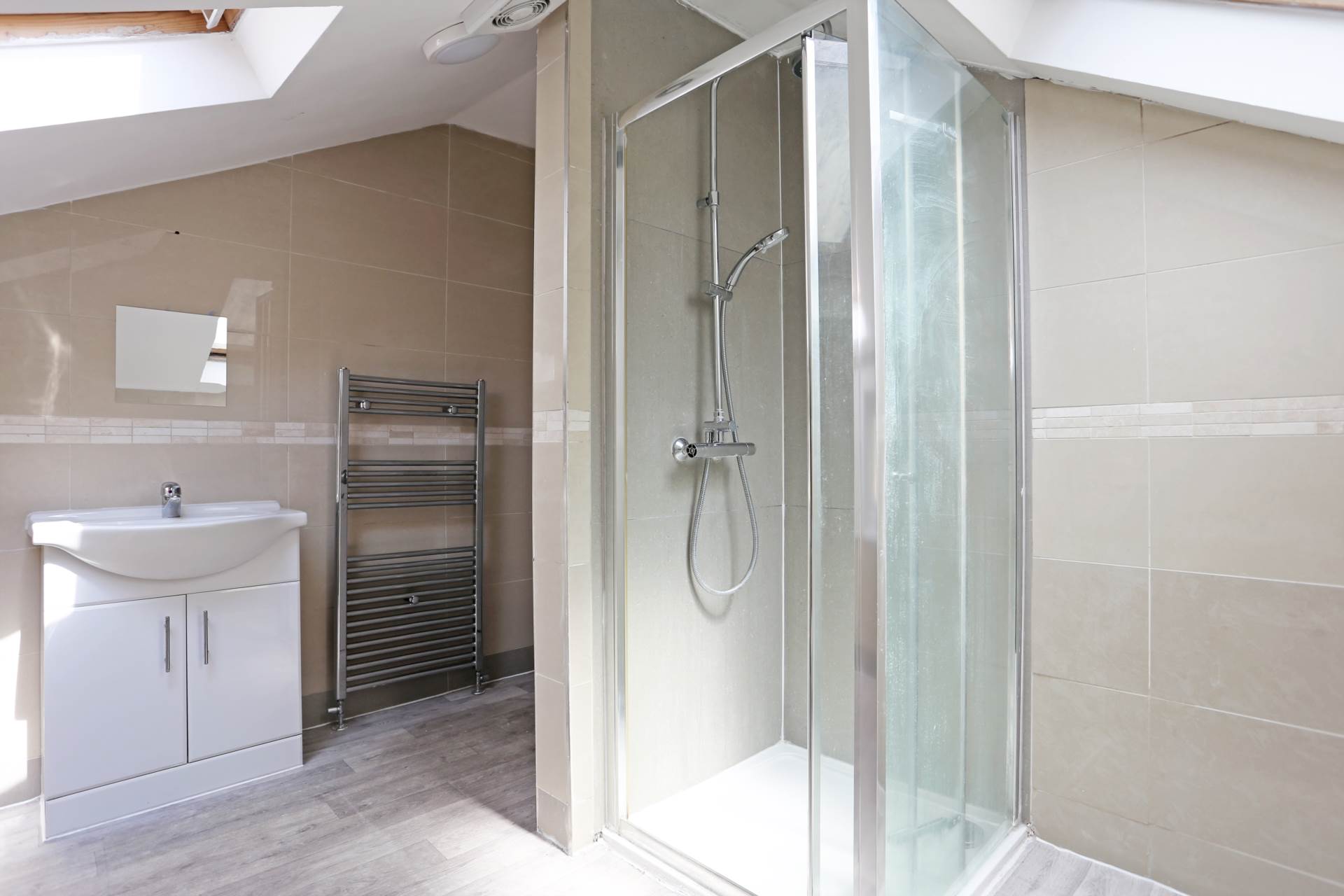 Additional Property Image 8 bedroom Semi Detached to rent in Loughton 13