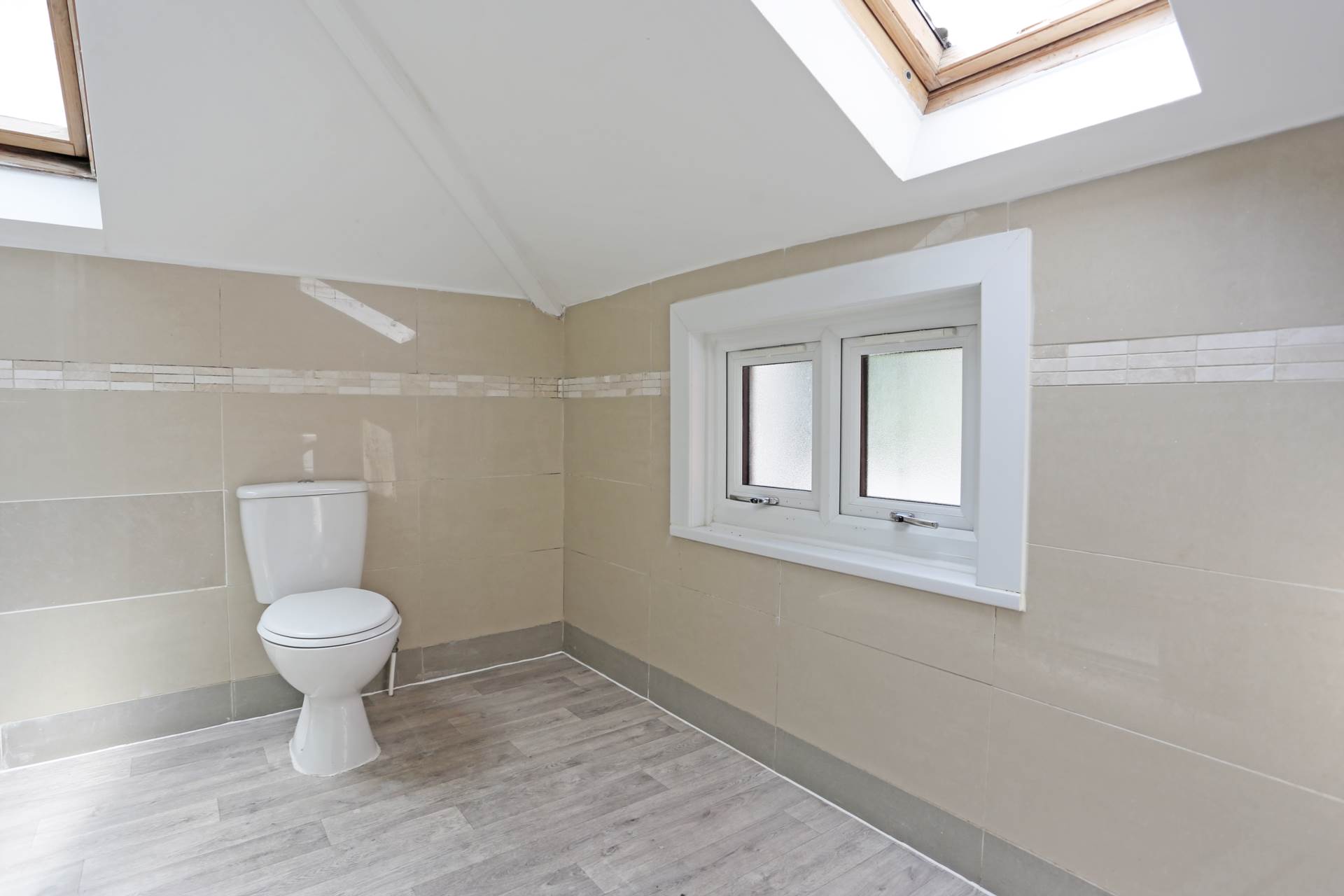 Additional Property Image 8 bedroom Semi Detached to rent in Loughton 14