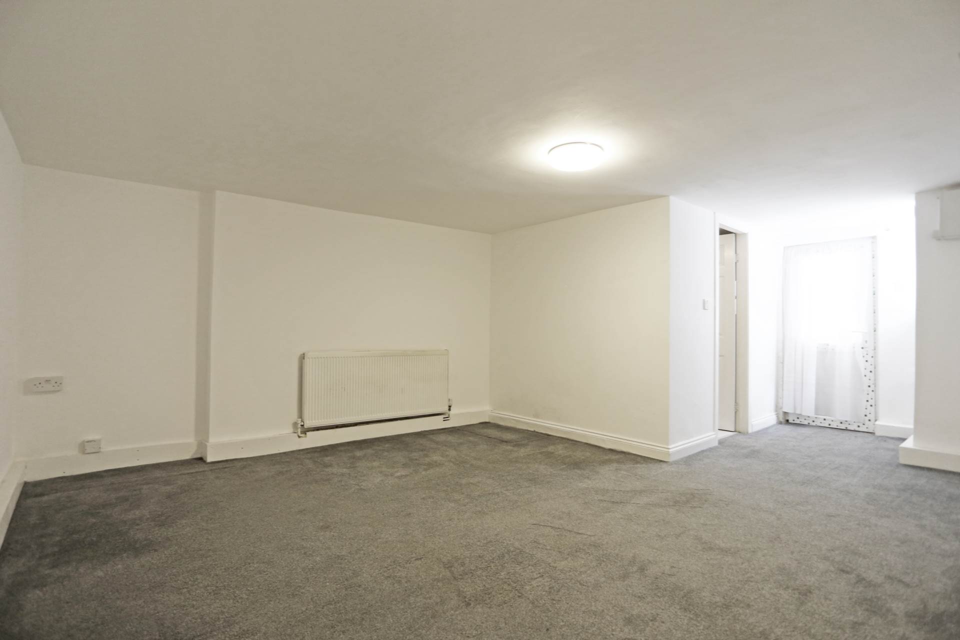 Additional Property Image 8 bedroom Semi Detached to rent in Loughton 18