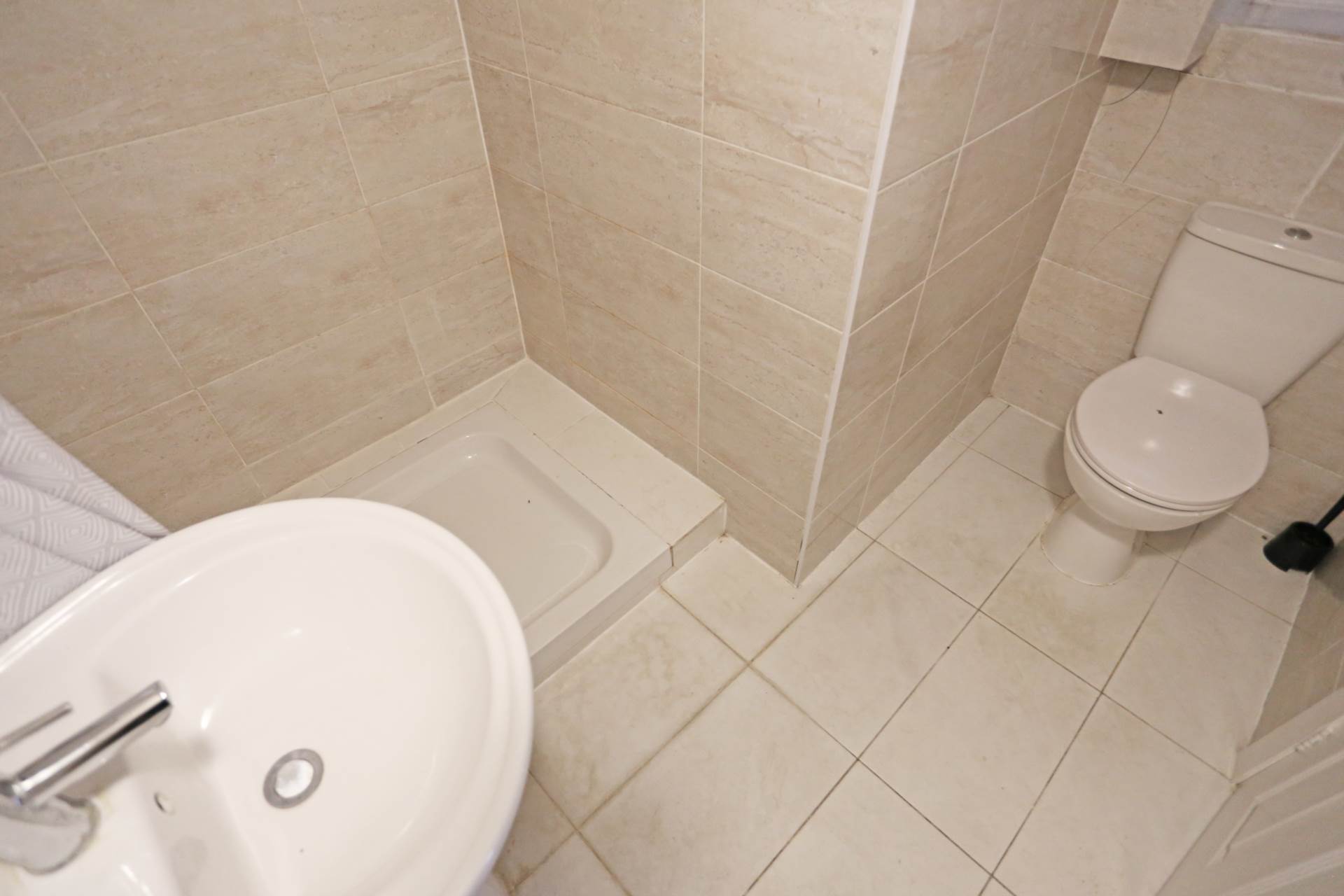 Additional Property Image 8 bedroom Semi Detached to rent in Loughton 19