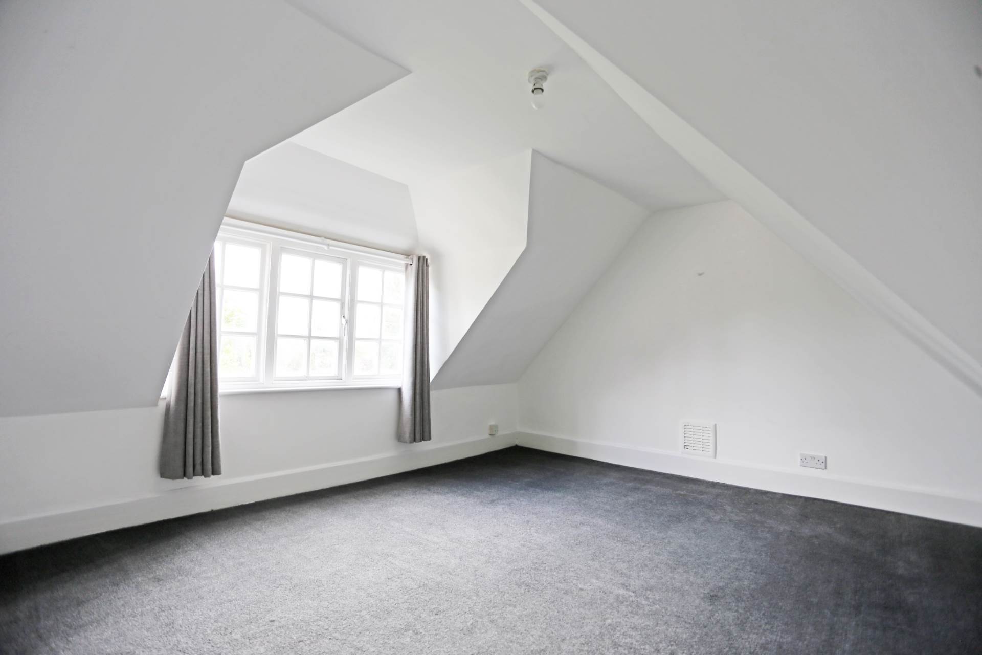 Additional Property Image 8 bedroom Semi Detached to rent in Loughton 21