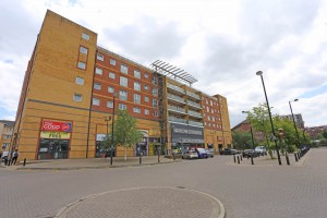 2 bedroom Flat to rent in Harlow