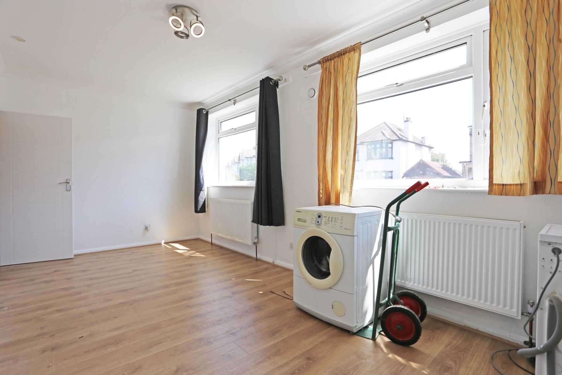 Additional Property Image 2 bedroom Flat to rent in Romford 6
