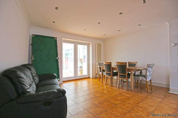Additional Property Image 5 bedroom Detached for sale in Romford 9