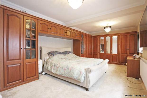 Additional Property Image 5 bedroom Detached for sale in Romford 13