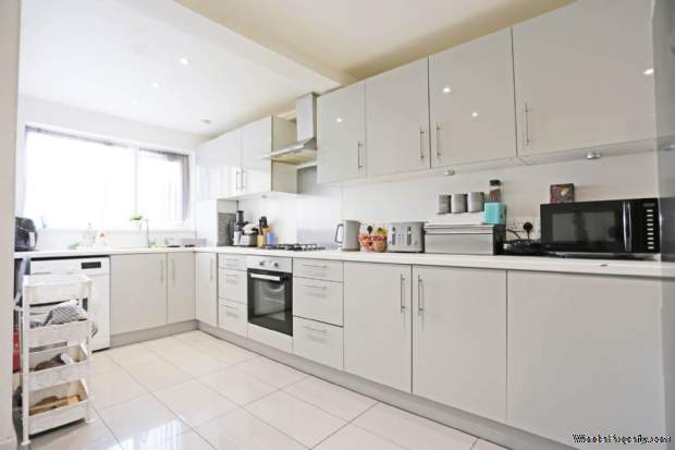 Additional Property Image 3 bedroom Maisonette for sale in London 2