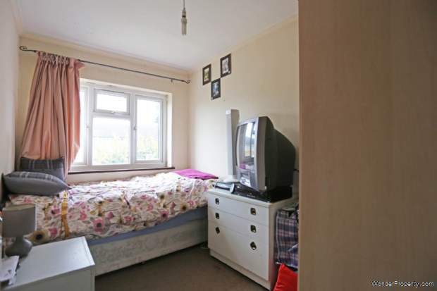 Additional Property Image 3 bedroom Terraced for sale in Tilbury 7