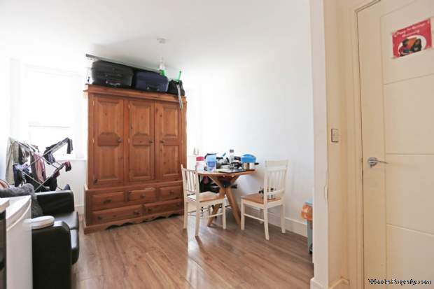 Additional Property Image 1 bedroom Flat for sale in Romford 4