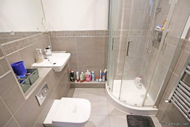 Additional Property Image 1 bedroom Flat for sale in Romford 6