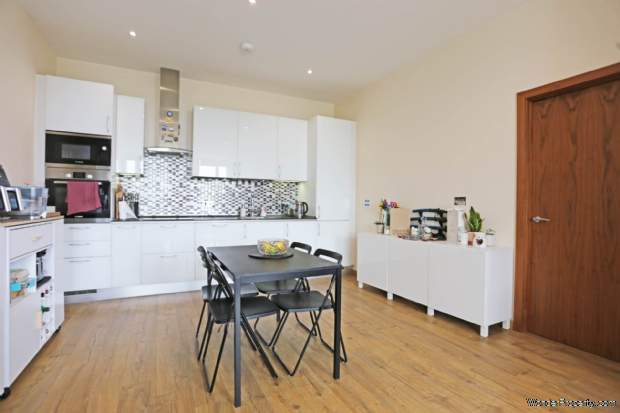 Additional Property Image 2 bedroom Apartment for sale in Romford 3