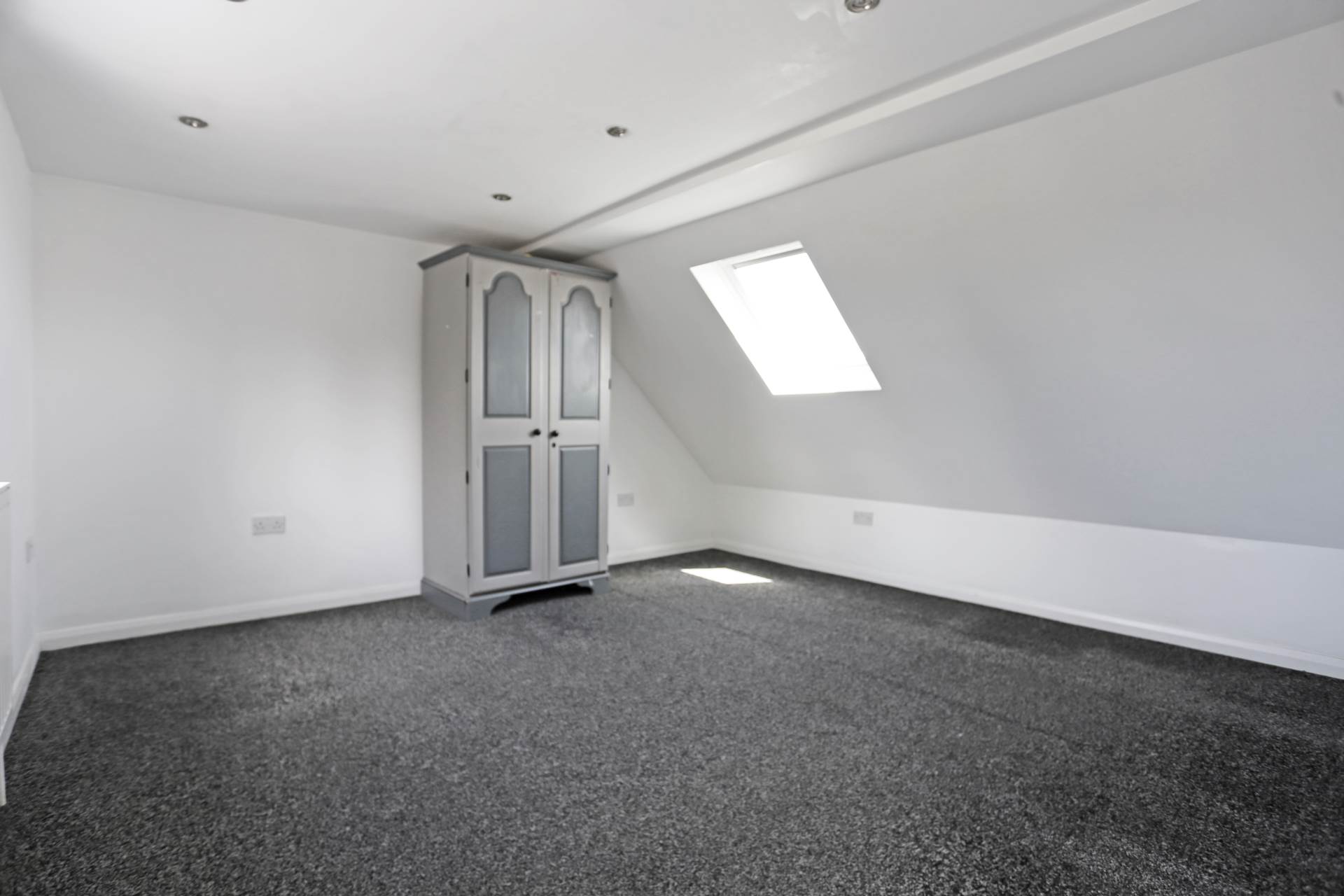 Additional Property Image 8 bedroom End of Terrace to rent in Romford 12