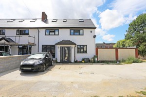 8 bedroom End of Terrace to rent in Romford