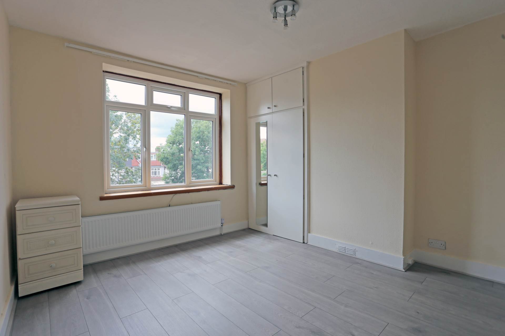 Additional Property Image 3 bedroom Terraced to rent in Ilford 9