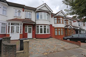 3 bedroom Terraced to rent in Ilford