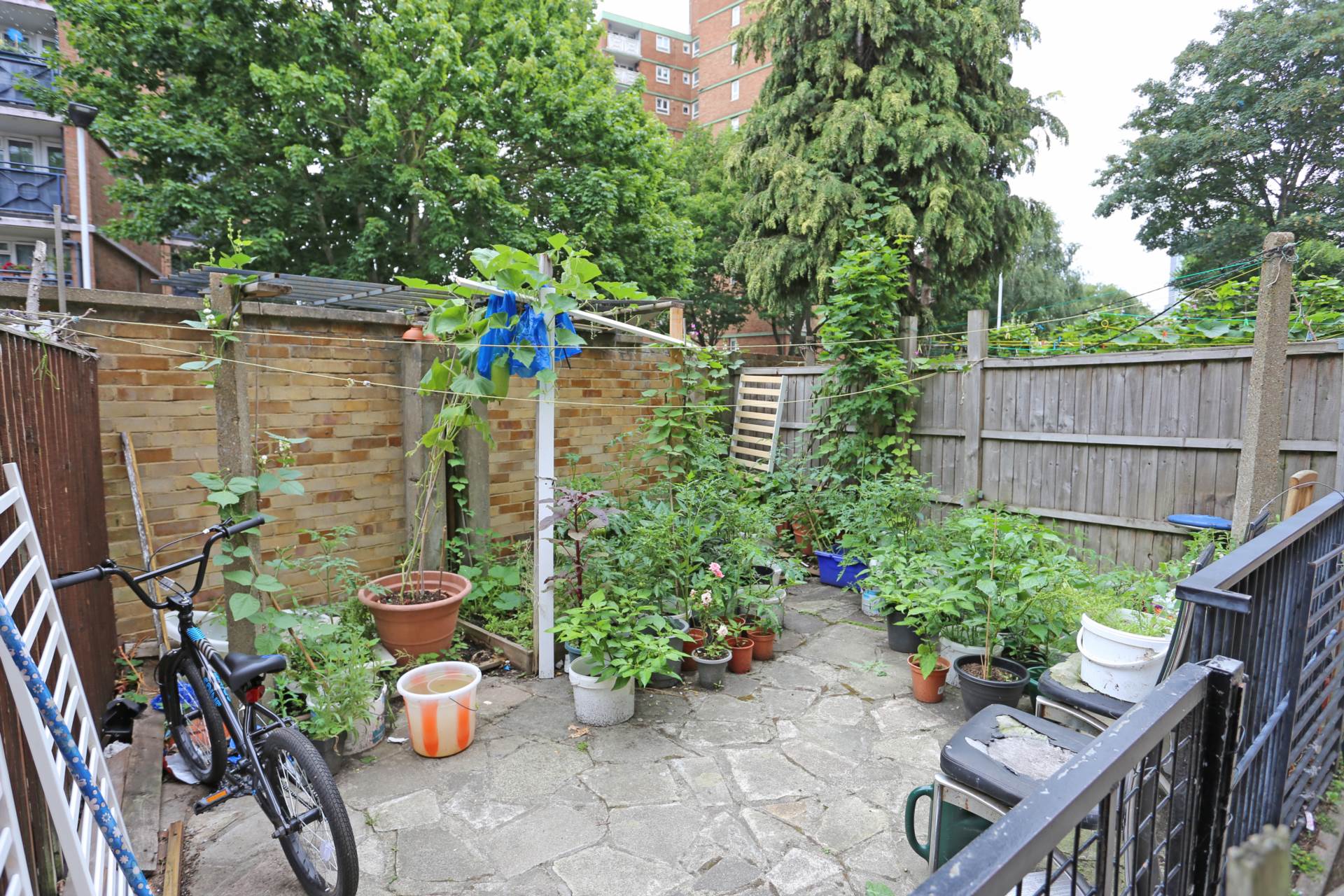 Additional Property Image 3 bedroom Flat for sale in London 10
