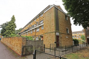 3 bedroom Flat for sale in London
